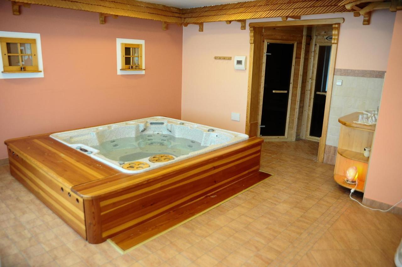 Country House Apat Sostanj Dış mekan fotoğraf